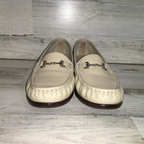 SAS Metro Leather Loafer Womens 8 M Taupe Beige Buckle Moccasin Slip on Comfort - Picture 2 of 8